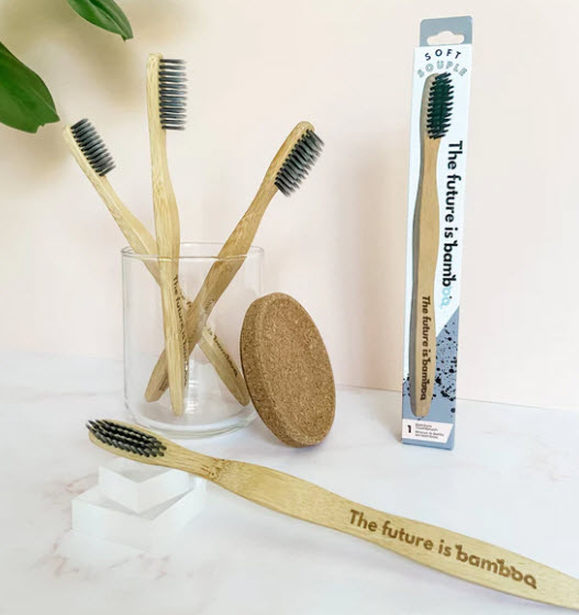 Brosse à dents en bambou avec soie au charbon